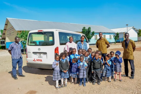 Neuer Bus für Lehrer in Sambia