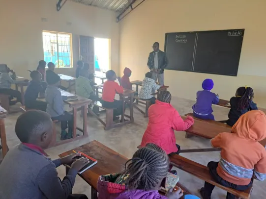 Ein neues Klassenzimmer für die Grundschule Maloni, Sambia