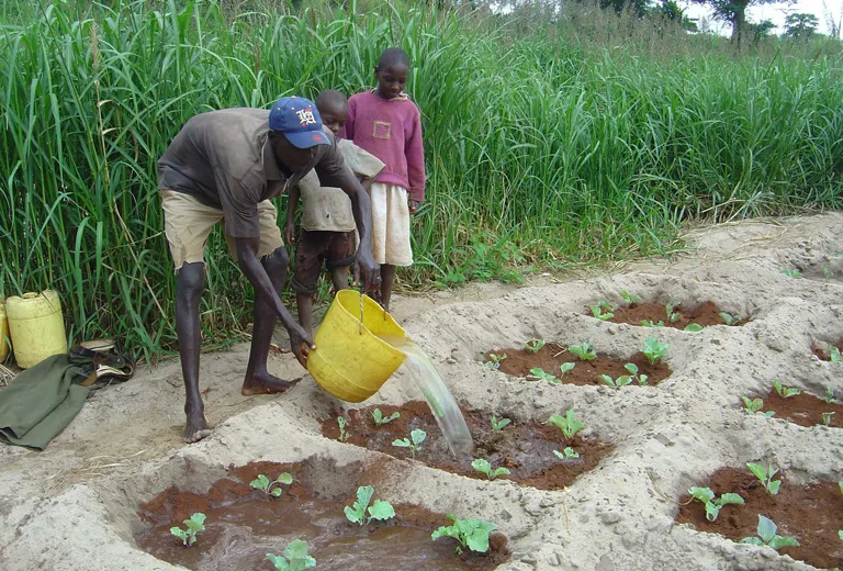 Wasserpumpen sorgen für sauberes Wasser in Afrika