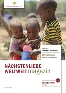 KINDER MIT WASSER IN KENIA