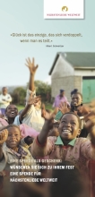 Hilfe für Kinder in Afrika vor einem Waisenhaus
